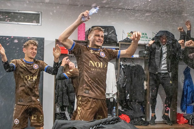 通过场上的 通过场上的